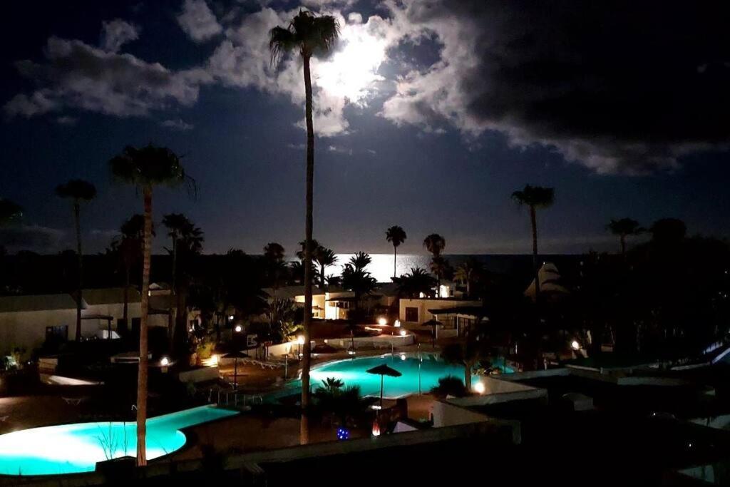 Luxury Ocean View Playa Roca Daire Costa Teguise Dış mekan fotoğraf